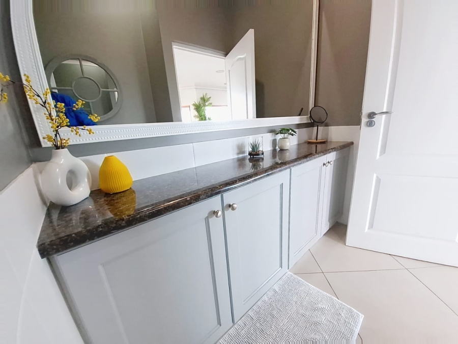 5 Bedroom Property for Sale in Port Zimbali KwaZulu-Natal