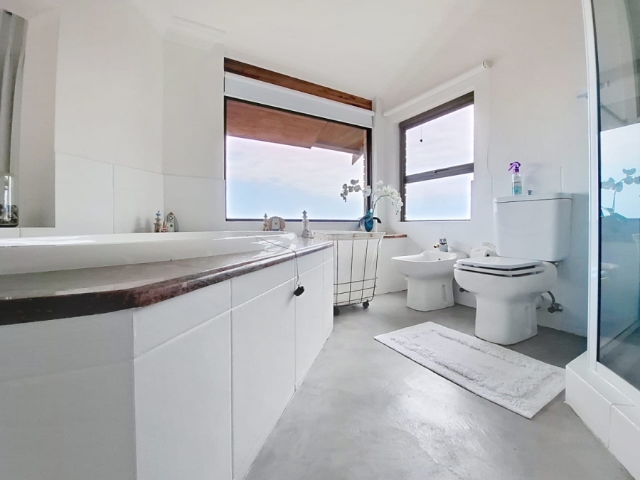 5 Bedroom Property for Sale in Port Zimbali KwaZulu-Natal