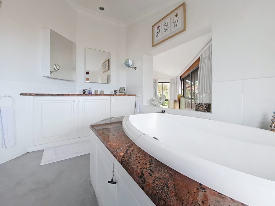 5 Bedroom Property for Sale in Port Zimbali KwaZulu-Natal