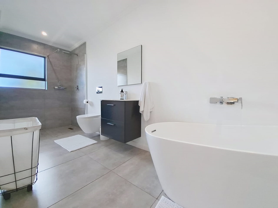 5 Bedroom Property for Sale in Port Zimbali KwaZulu-Natal