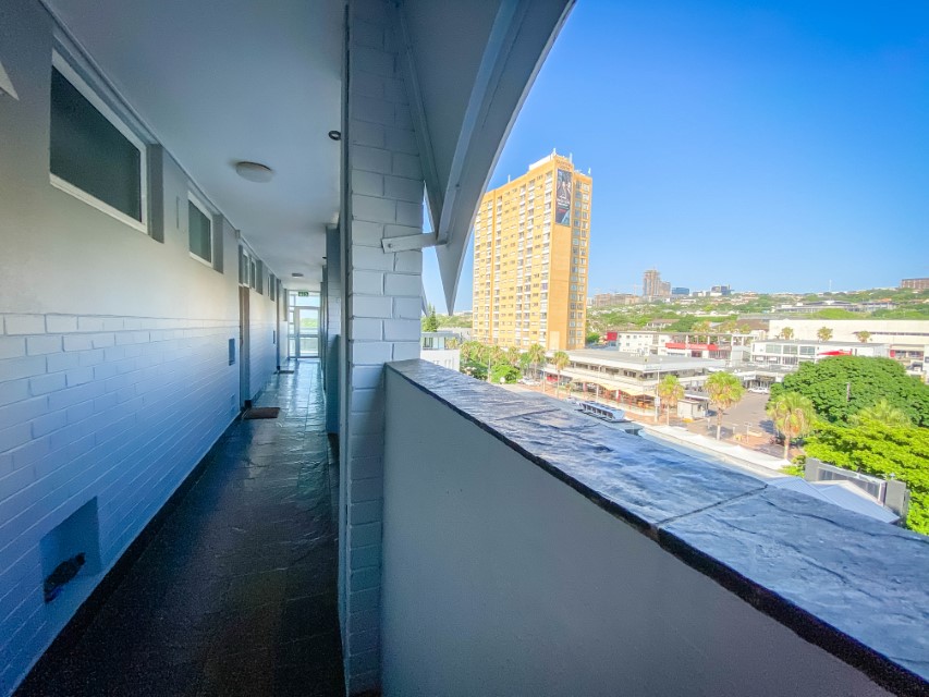 To Let 1 Bedroom Property for Rent in Umhlanga KwaZulu-Natal
