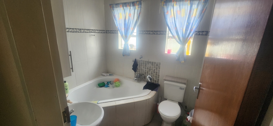4 Bedroom Property for Sale in Pioneer Park KwaZulu-Natal
