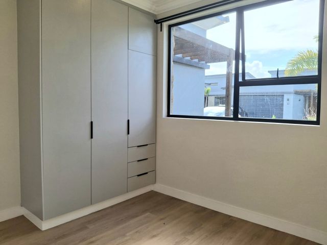 To Let 2 Bedroom Property for Rent in Salt Rock KwaZulu-Natal