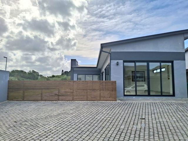 To Let 2 Bedroom Property for Rent in Salt Rock KwaZulu-Natal