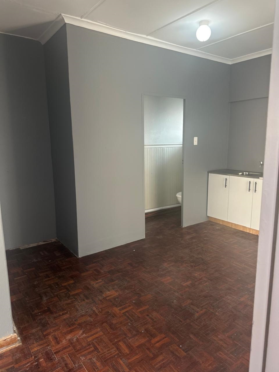 To Let Commercial Property for Rent in Malvern KwaZulu-Natal