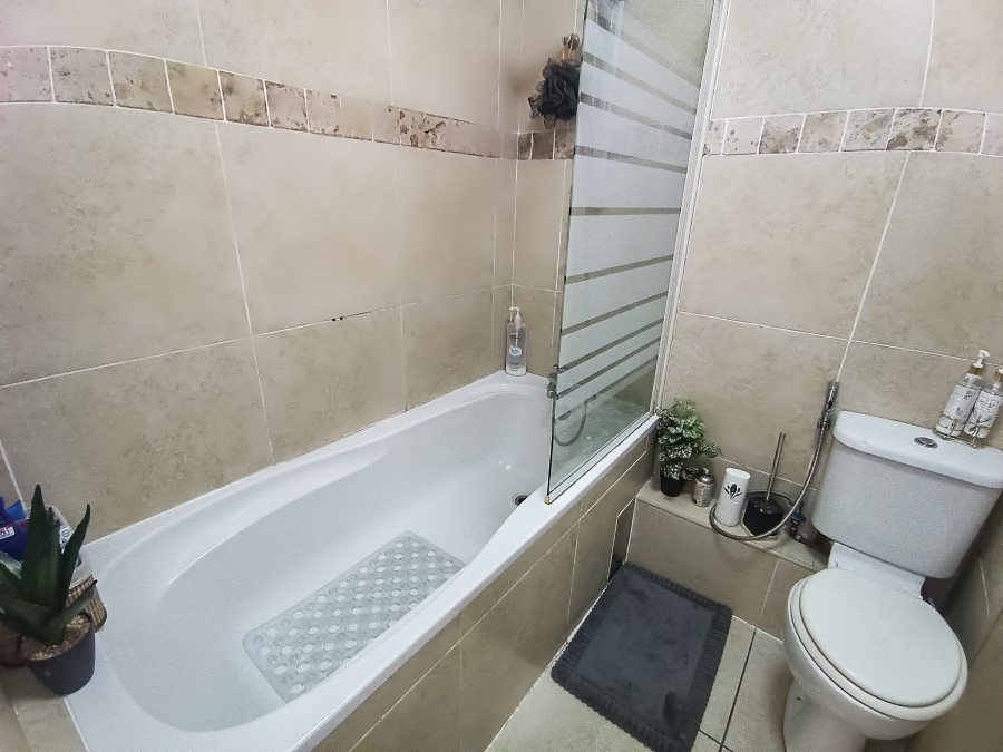 To Let 2 Bedroom Property for Rent in Umhlanga Ridge KwaZulu-Natal
