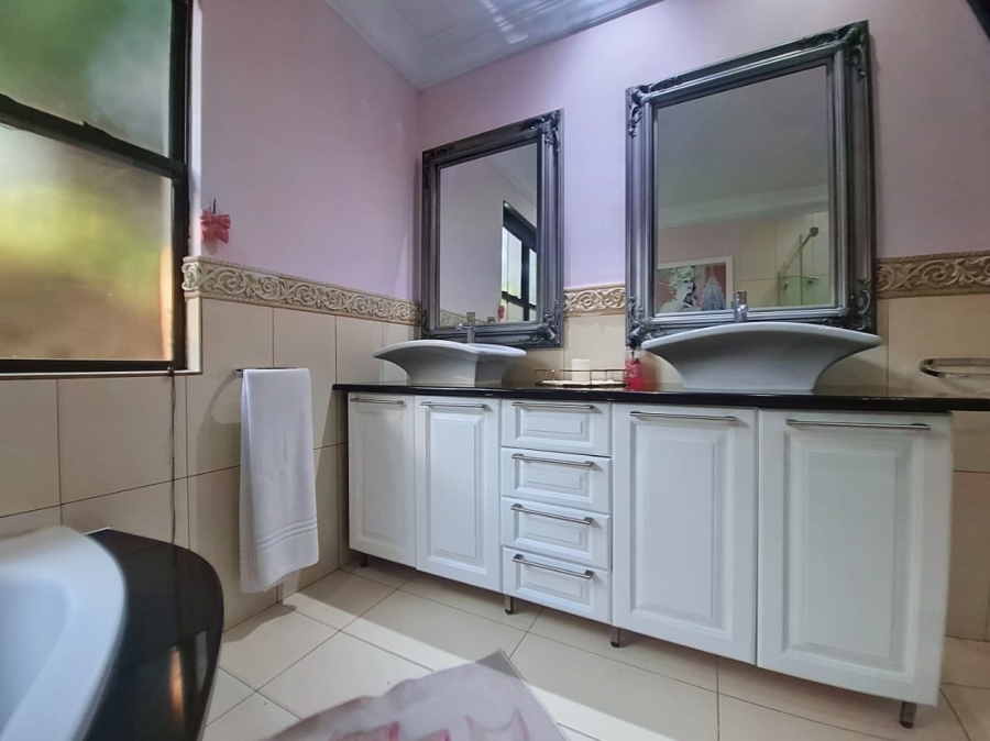 5 Bedroom Property for Sale in Port Zimbali KwaZulu-Natal