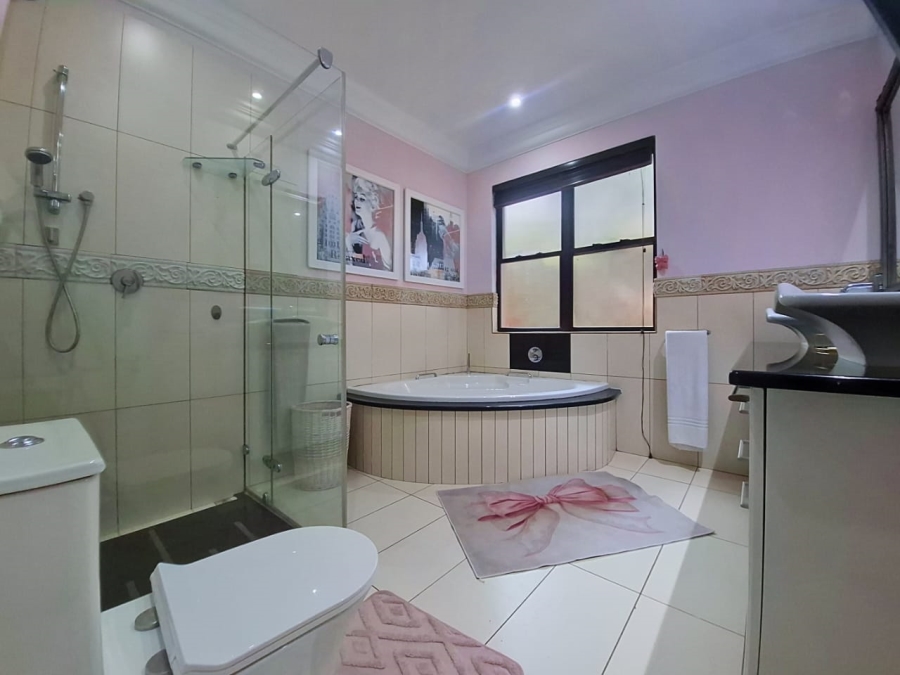 5 Bedroom Property for Sale in Port Zimbali KwaZulu-Natal