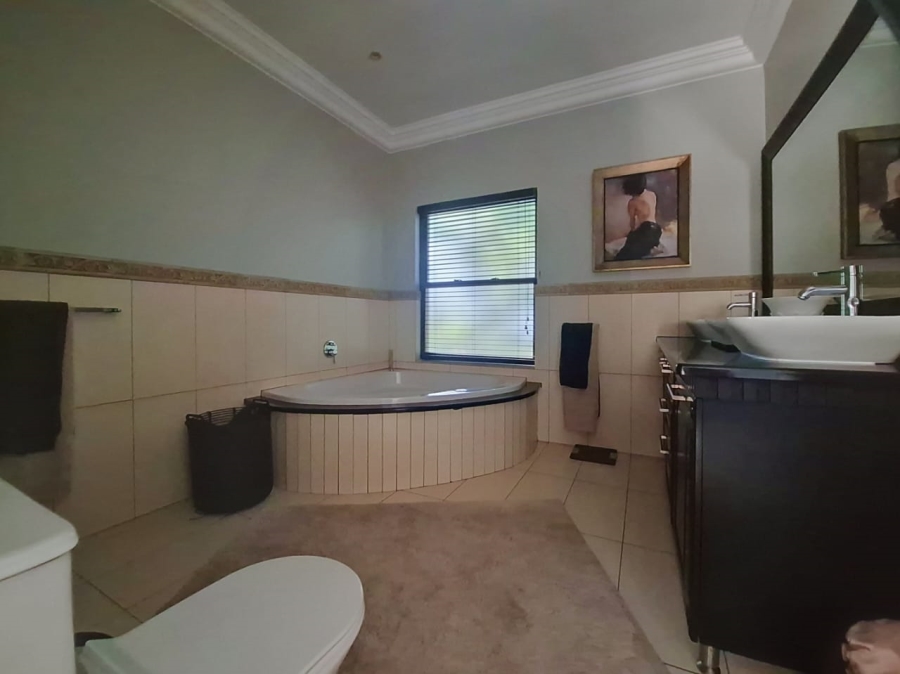 5 Bedroom Property for Sale in Port Zimbali KwaZulu-Natal