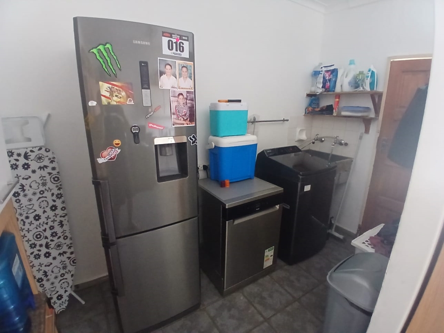 To Let 3 Bedroom Property for Rent in Huttenheights KwaZulu-Natal