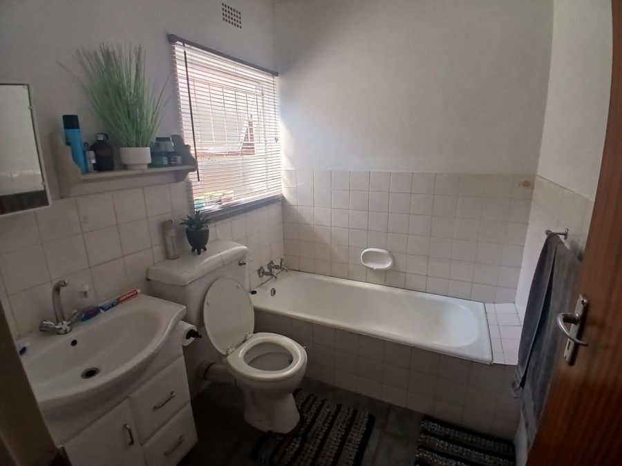 To Let 3 Bedroom Property for Rent in Huttenheights KwaZulu-Natal