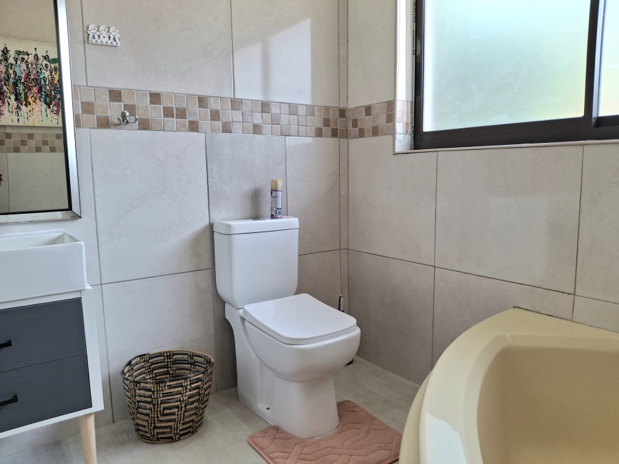 To Let 4 Bedroom Property for Rent in Ballito Central KwaZulu-Natal