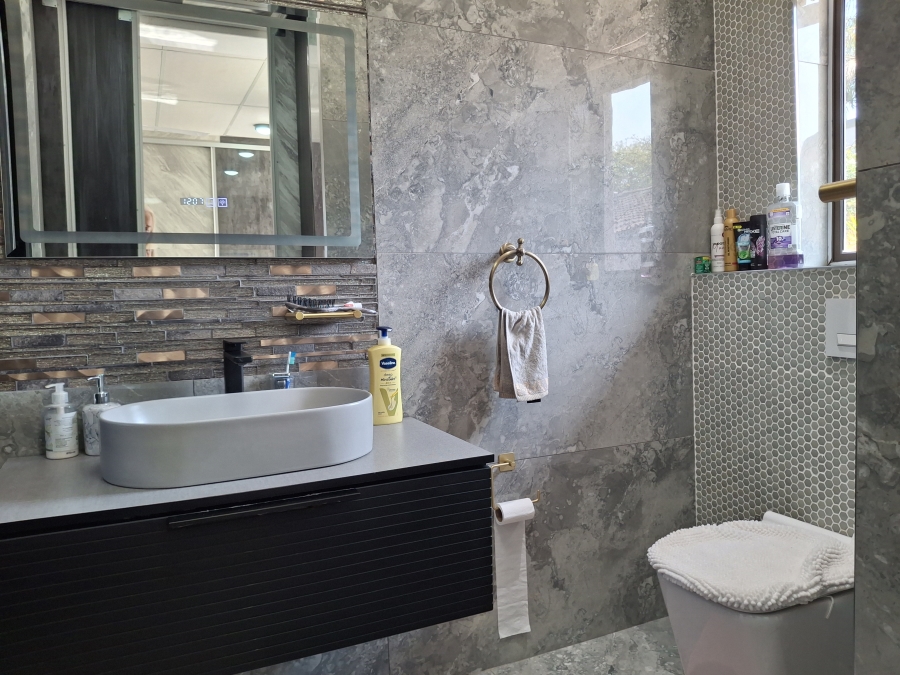 To Let 4 Bedroom Property for Rent in Ballito Central KwaZulu-Natal