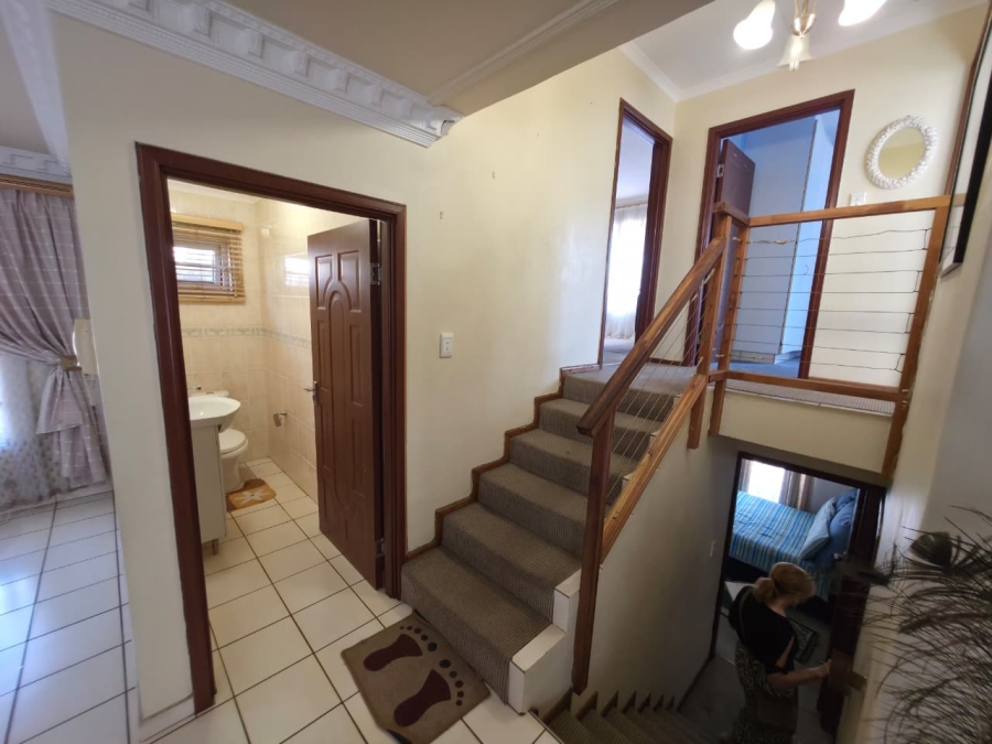 4 Bedroom Property for Sale in Amanzimtoti KwaZulu-Natal