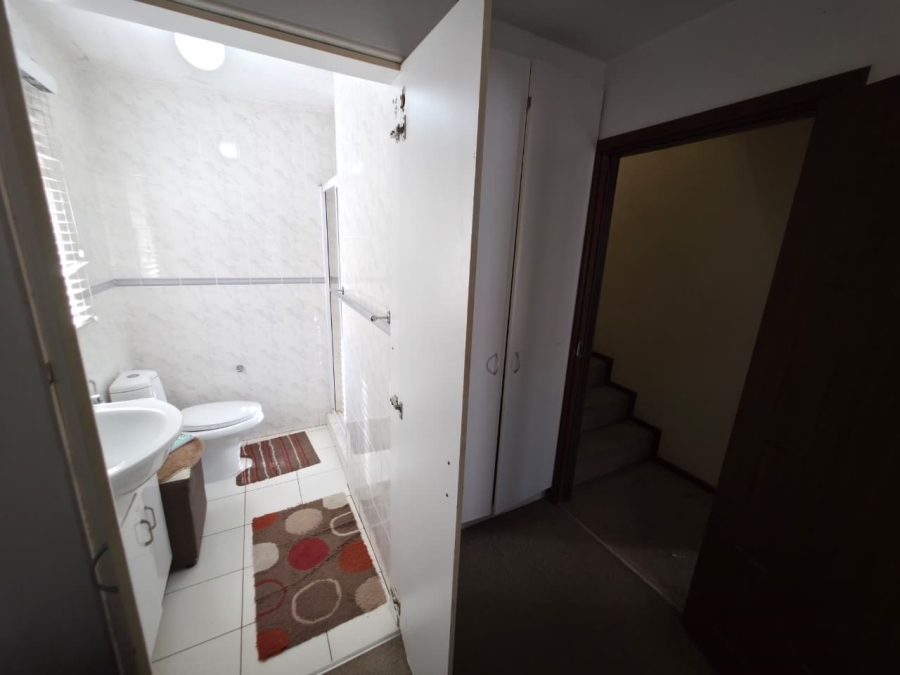 4 Bedroom Property for Sale in Amanzimtoti KwaZulu-Natal