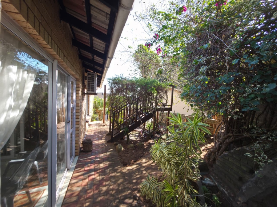 4 Bedroom Property for Sale in Amanzimtoti KwaZulu-Natal