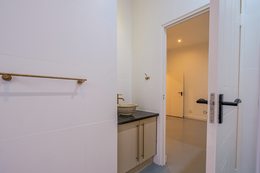 5 Bedroom Property for Sale in Ballito Central KwaZulu-Natal