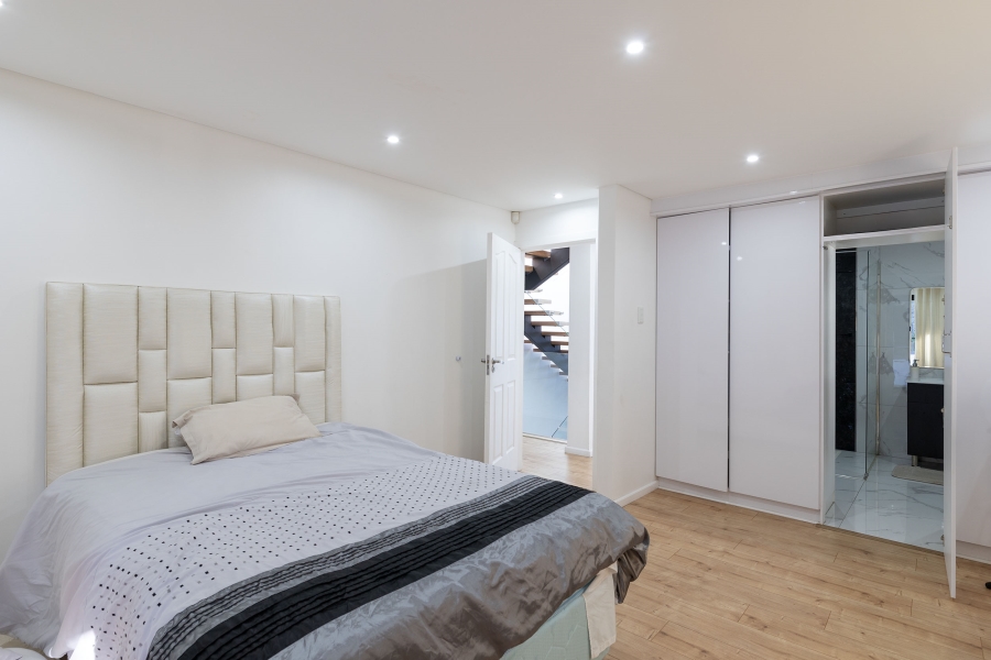 5 Bedroom Property for Sale in Umhlanga KwaZulu-Natal