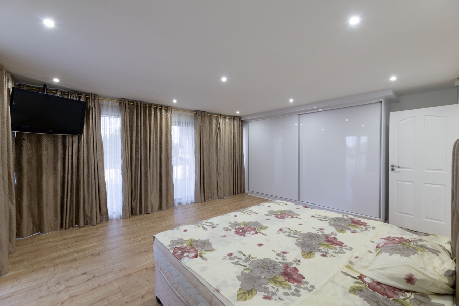 5 Bedroom Property for Sale in Umhlanga KwaZulu-Natal