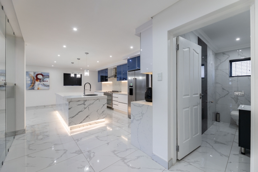 5 Bedroom Property for Sale in Umhlanga KwaZulu-Natal
