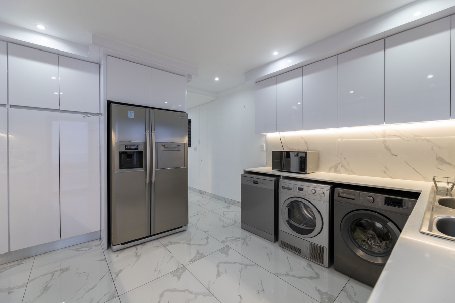 5 Bedroom Property for Sale in Umhlanga KwaZulu-Natal