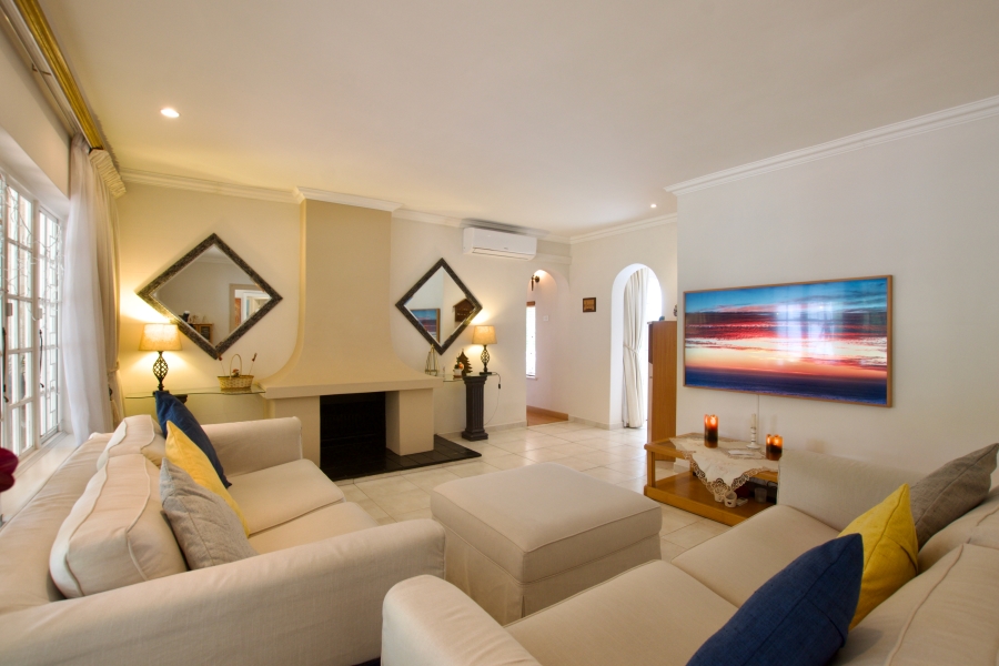 5 Bedroom Property for Sale in Cowies Hill KwaZulu-Natal