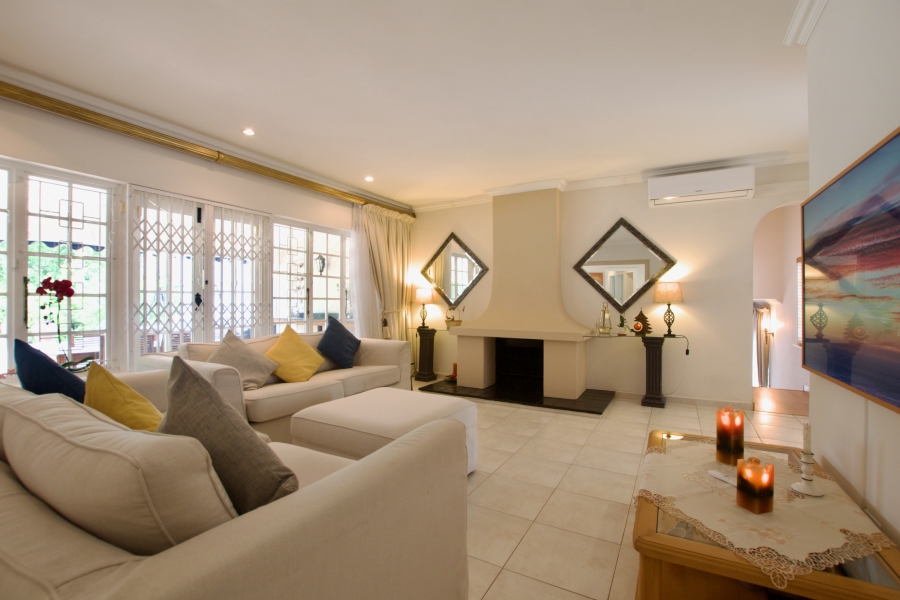 5 Bedroom Property for Sale in Cowies Hill KwaZulu-Natal