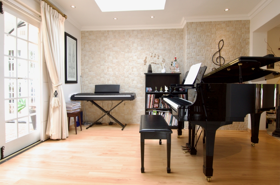 5 Bedroom Property for Sale in Cowies Hill KwaZulu-Natal