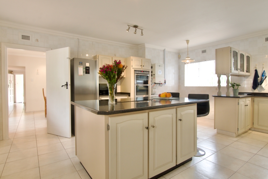 5 Bedroom Property for Sale in Cowies Hill KwaZulu-Natal