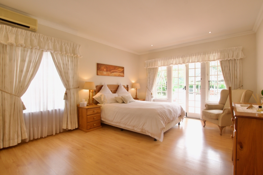 5 Bedroom Property for Sale in Cowies Hill KwaZulu-Natal