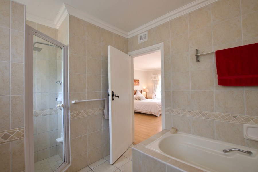 5 Bedroom Property for Sale in Cowies Hill KwaZulu-Natal
