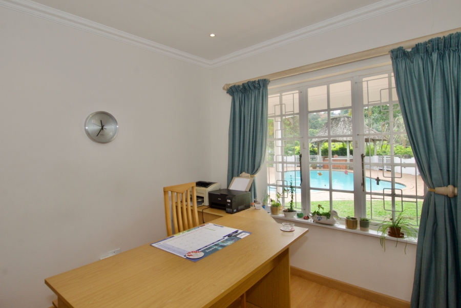 5 Bedroom Property for Sale in Cowies Hill KwaZulu-Natal