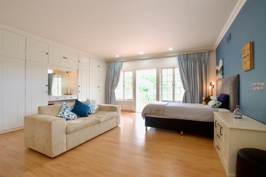 5 Bedroom Property for Sale in Cowies Hill KwaZulu-Natal