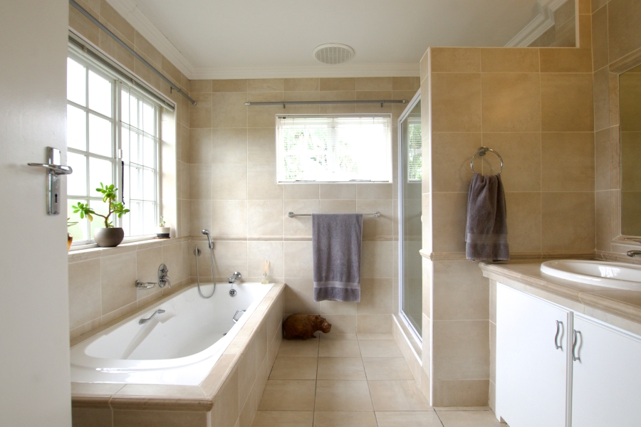 5 Bedroom Property for Sale in Cowies Hill KwaZulu-Natal