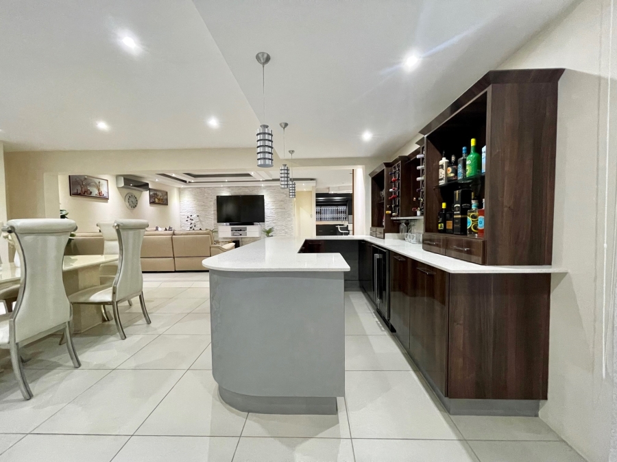 4 Bedroom Property for Sale in Ballito Central KwaZulu-Natal