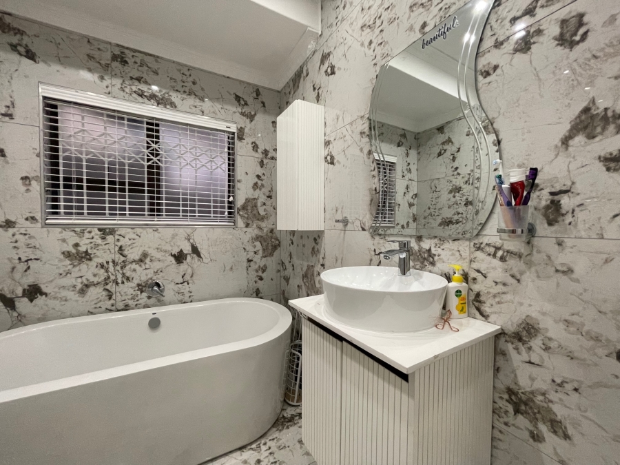 4 Bedroom Property for Sale in Ballito Central KwaZulu-Natal