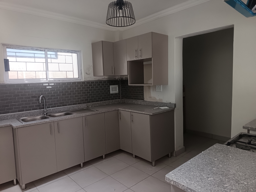 To Let 2 Bedroom Property for Rent in Durban North KwaZulu-Natal