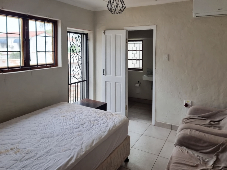 To Let 2 Bedroom Property for Rent in Durban North KwaZulu-Natal