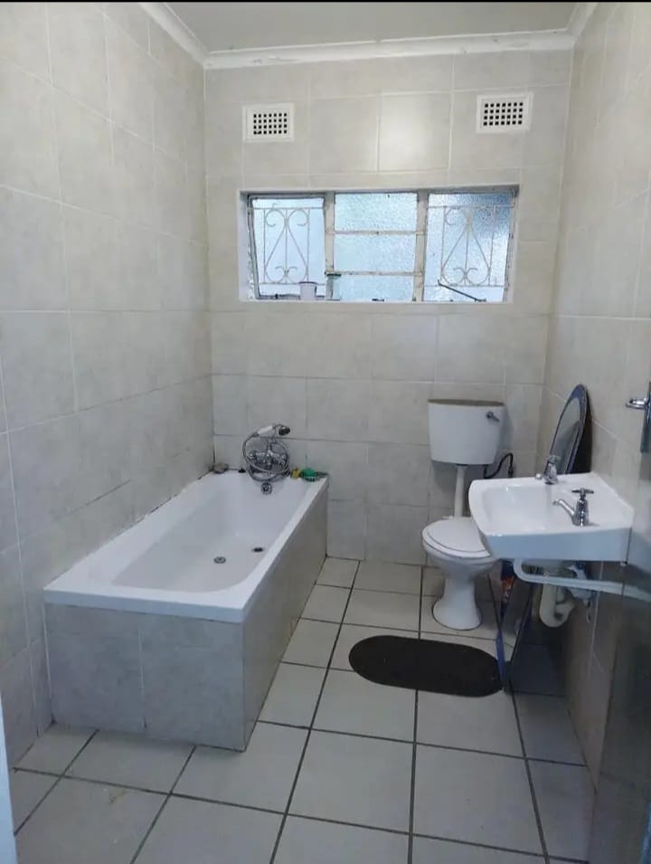To Let 4 Bedroom Property for Rent in Prestbury KwaZulu-Natal