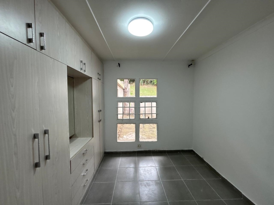 2 Bedroom Property for Sale in Sherwood KwaZulu-Natal