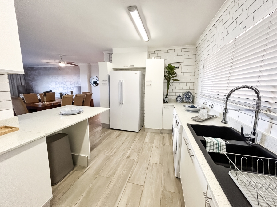 To Let 3 Bedroom Property for Rent in Ballitoville KwaZulu-Natal