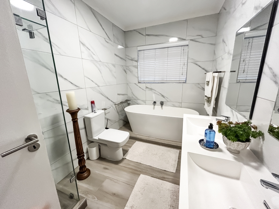 To Let 3 Bedroom Property for Rent in Ballitoville KwaZulu-Natal
