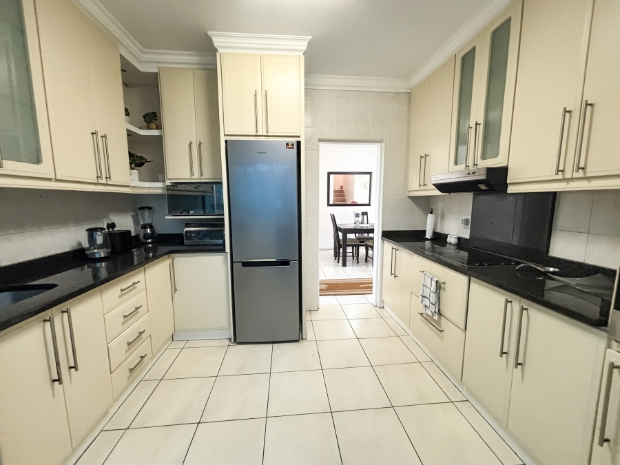 To Let 3 Bedroom Property for Rent in Umhlanga KwaZulu-Natal