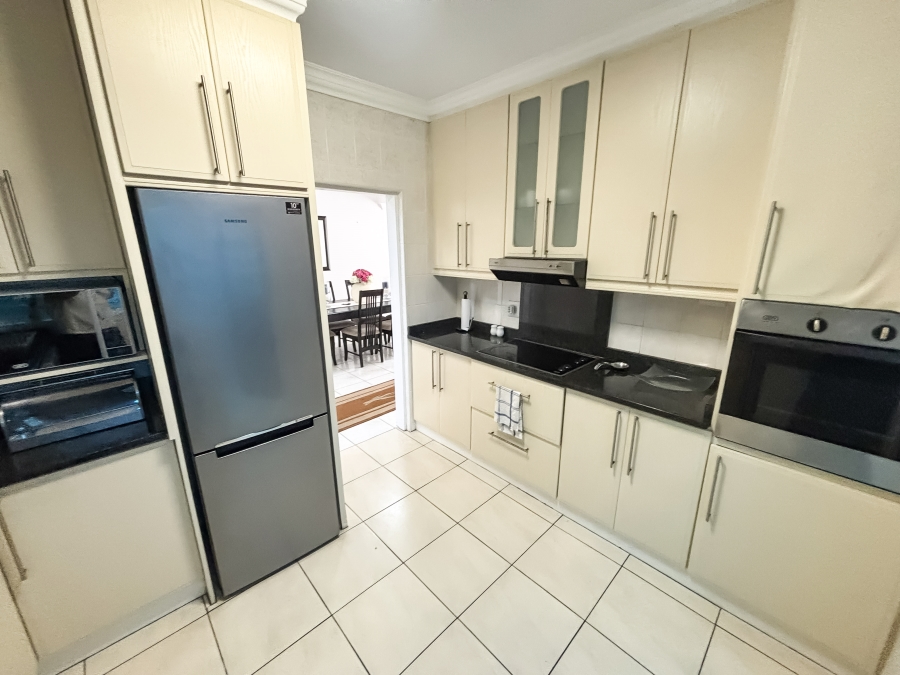 To Let 3 Bedroom Property for Rent in Umhlanga KwaZulu-Natal