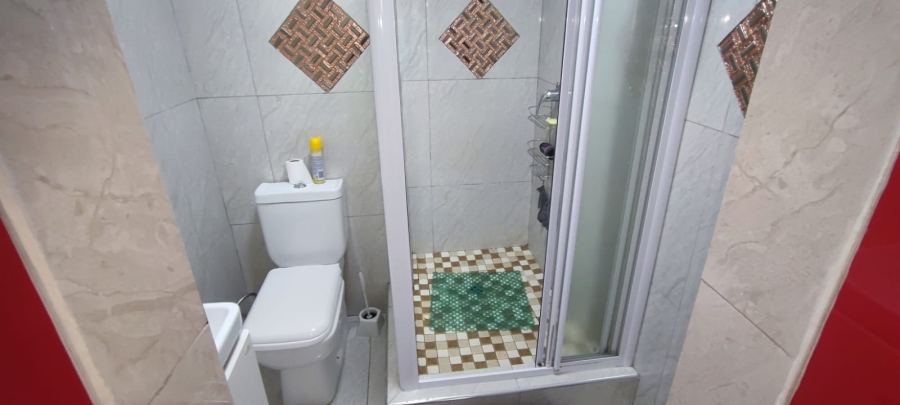 2 Bedroom Property for Sale in Sherwood KwaZulu-Natal