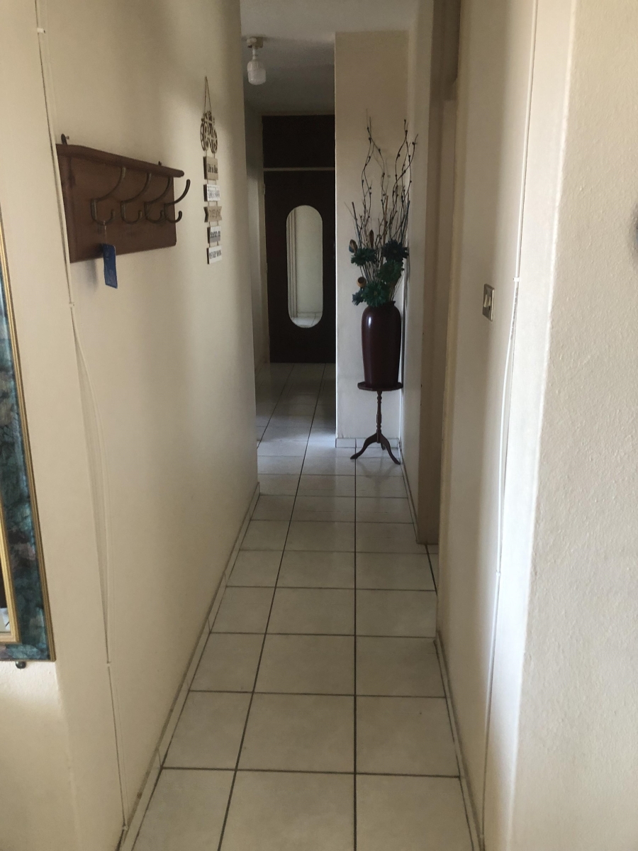 2 Bedroom Property for Sale in Amanzimtoti KwaZulu-Natal