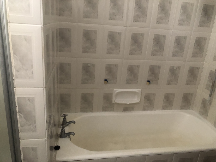 2 Bedroom Property for Sale in Amanzimtoti KwaZulu-Natal