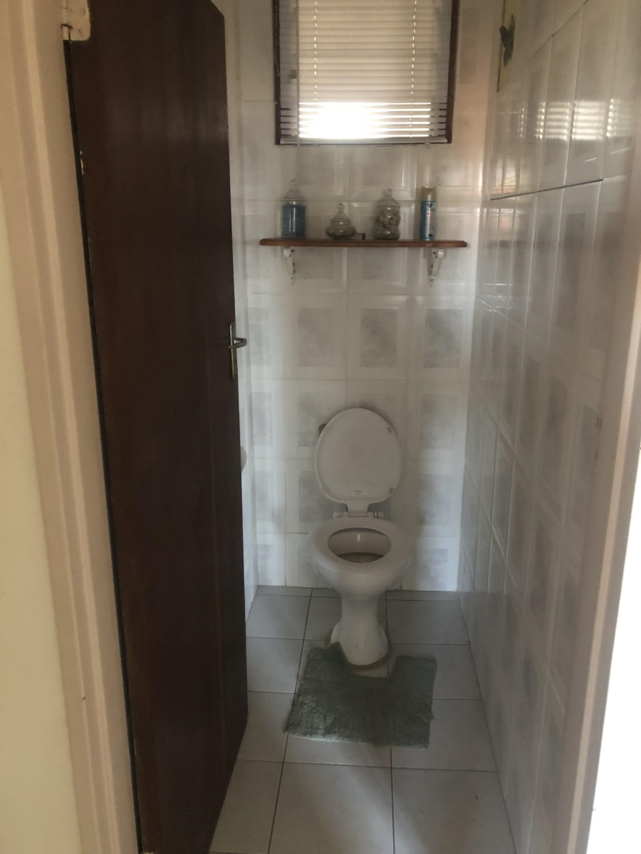 2 Bedroom Property for Sale in Amanzimtoti KwaZulu-Natal
