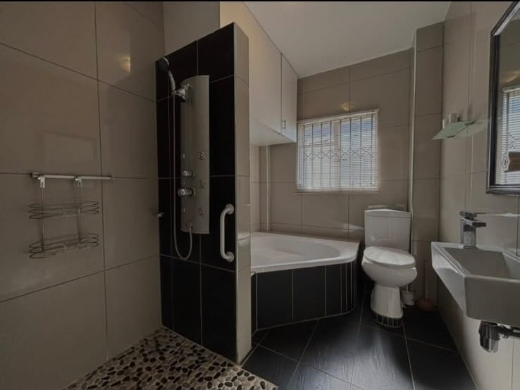 2 Bedroom Property for Sale in Glenwood KwaZulu-Natal