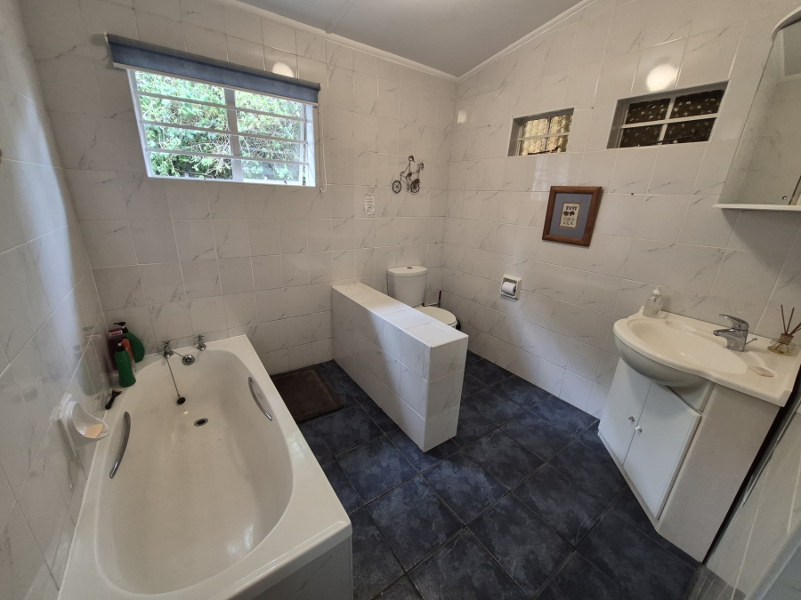 4 Bedroom Property for Sale in Mountain Homes KwaZulu-Natal